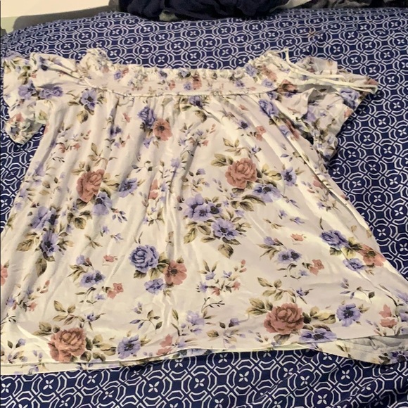 American eagle off the shoulder - Picture 3 of 3